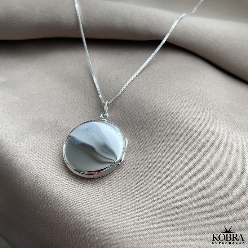 "Rocket" rund medaljon med hvid sten i sterling slv