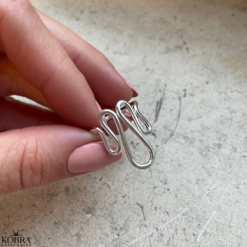 "Flow" snake ring in silver