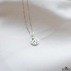 "Amalfi" halskde i hammerslet slv med grnne og gule sten