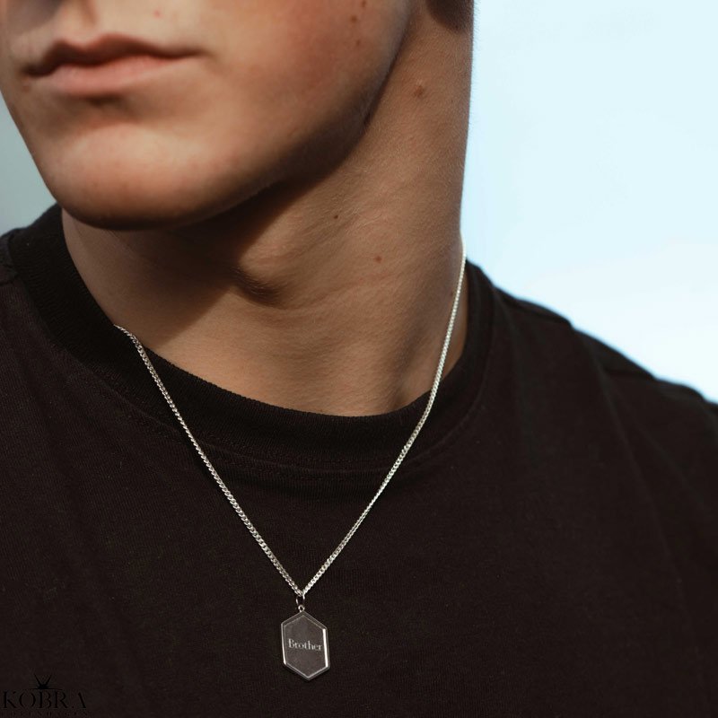 "Hero" 6 kantet slv halskde til mnd inklusiv personlig gravering