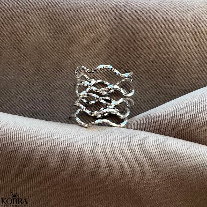 "Annabelle" snoet slv ring