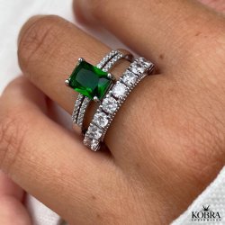 "Vanity" silver ring with green zirconia stone
