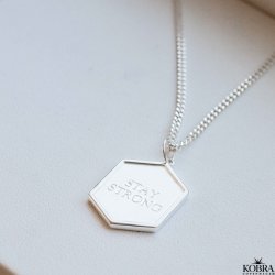 "Hero" 6 kantet slv halskde til mnd inklusiv personlig gravering