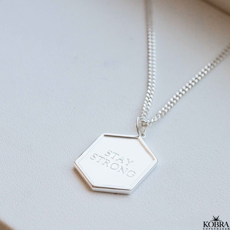 "Hero" 6 kantet slv halskde til mnd inklusiv personlig gravering