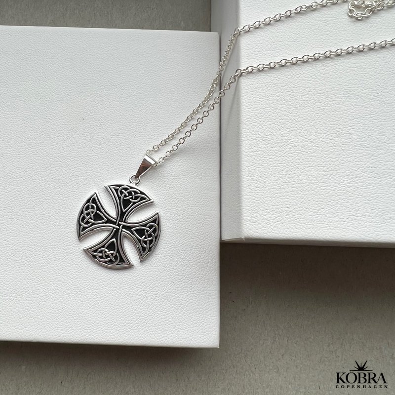 "Gorm" Vikingehalskde med keltisk kors i sterling slv