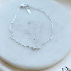 "Lucia" Slv armbnd med kors og zirkonia sten