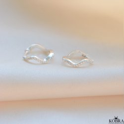 "Lake" Slv hoops med wavy design og hvide zirkonia