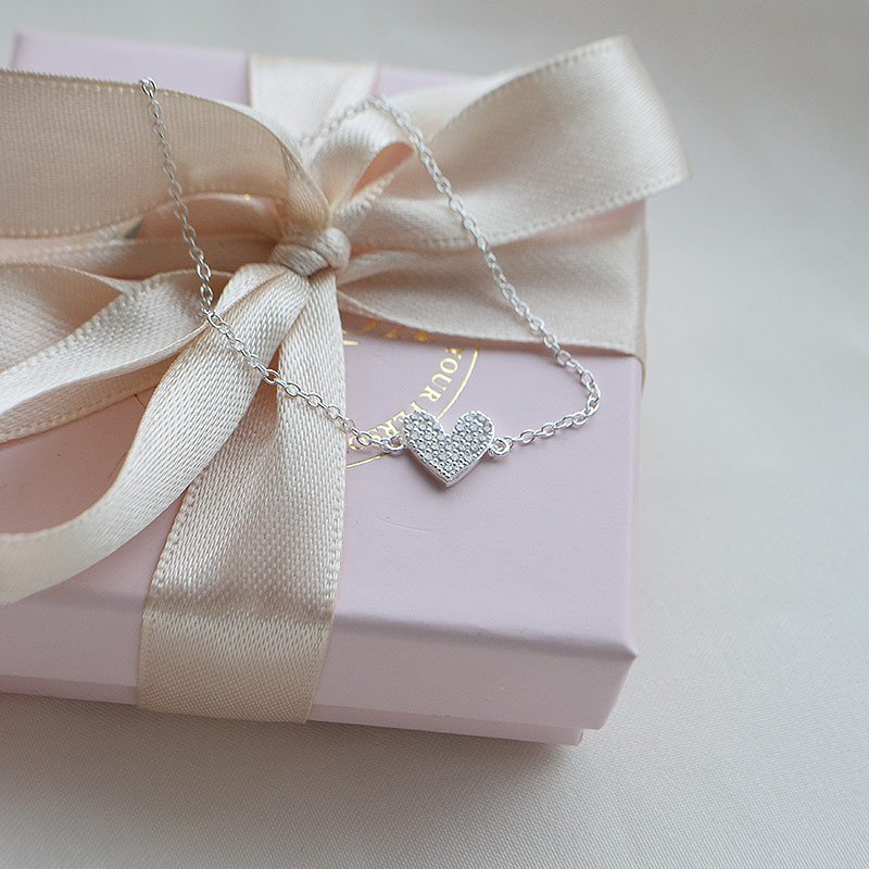 "Juliette" hjerte armb�nd med sten i s�lv