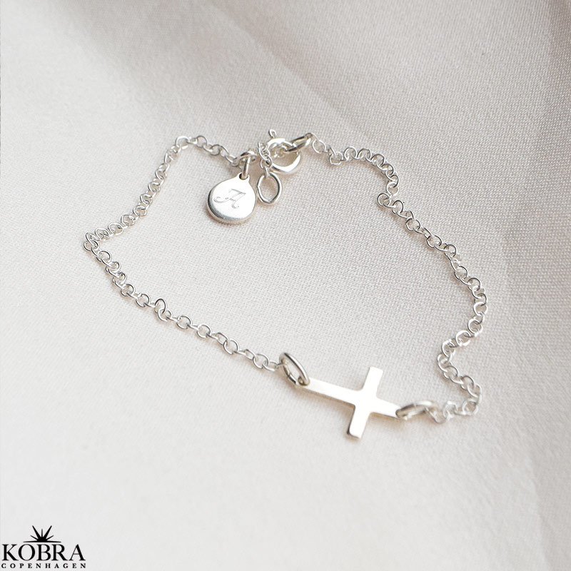 Konfirmationssmykke "Trust" mini kors armbnd i slv