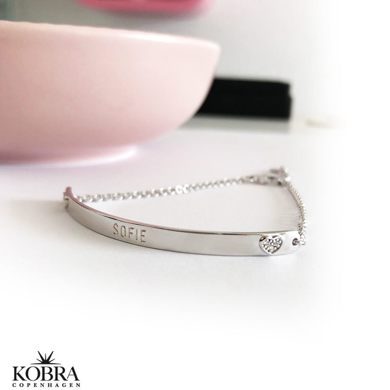 "Amor" slv armbnd med hjerter - inklusiv gravering