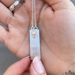 ID Tag "Slvbarre" med ferskvandsperle og din personlige gravering