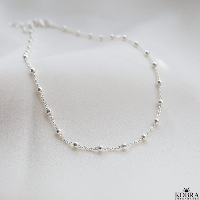"Ellie" silver necklace / choker with silver balls