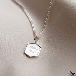 "Hero" 6 kantet lille slv halskde inklusiv personlig gravering