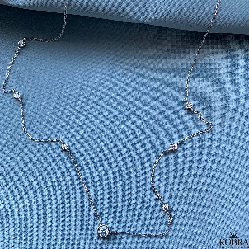 "Jenny" slvhalskde / choker med sm sten