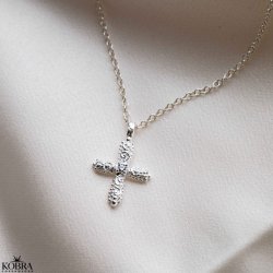 "Blessed" kors halskde med lille sten i slv