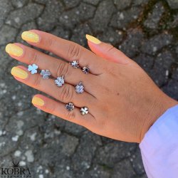 Sm firklver slv reringe med hvide sten