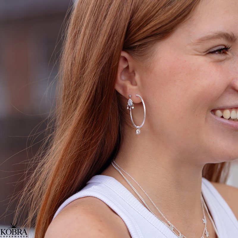 "Stacy" slv hoops med vedhng