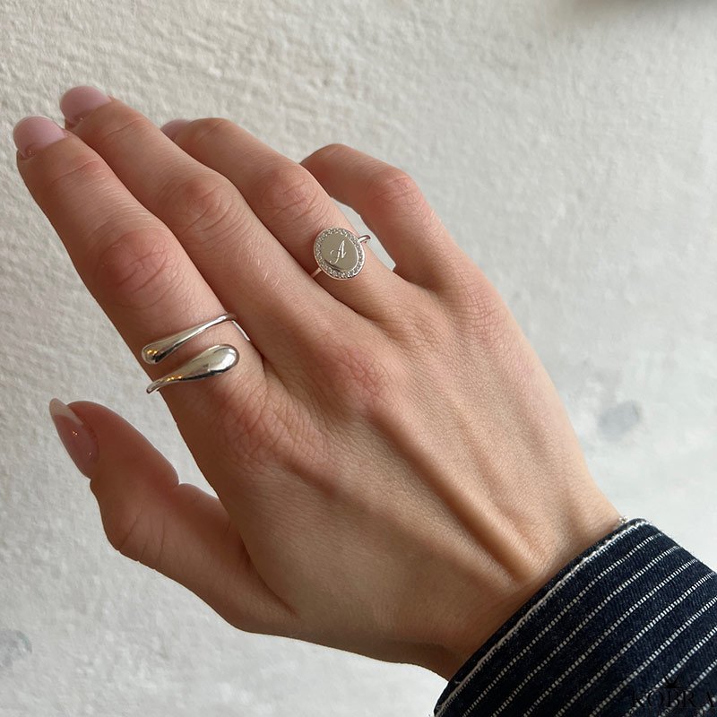 "Dazzling" slv ring med hvide sten  personlig indgravering