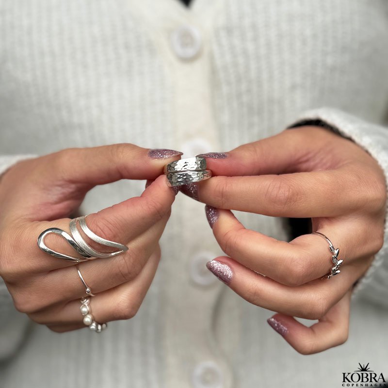 "Tonya" hammerslet ring i sterling slv