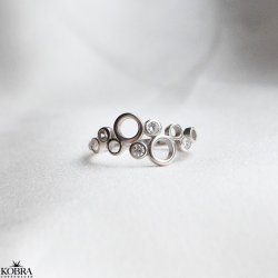 "Lucienna" slv ring med hvide sten