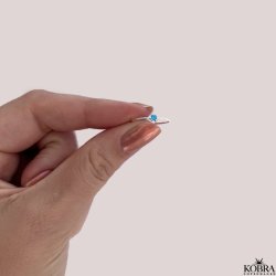 "Aurora" fin slvring med lille bl sten