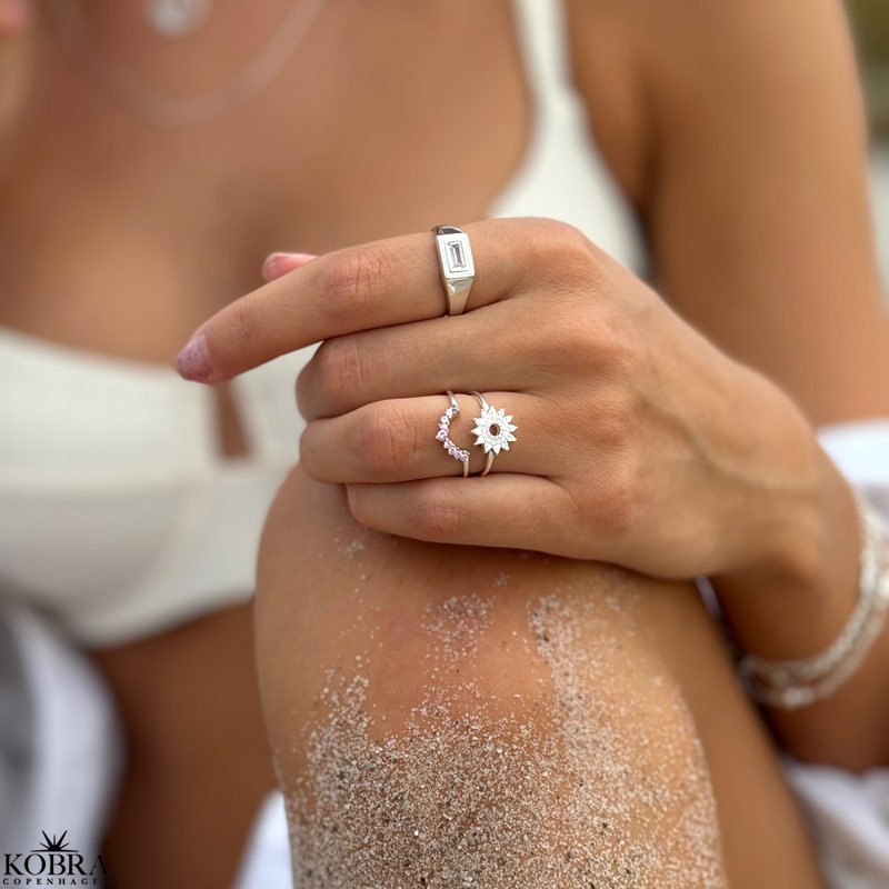 "Glamour" unique silver ring with stones and floral motif