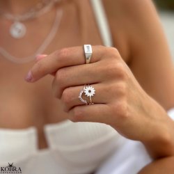  "Alexis" silver-plated ring with pink stone