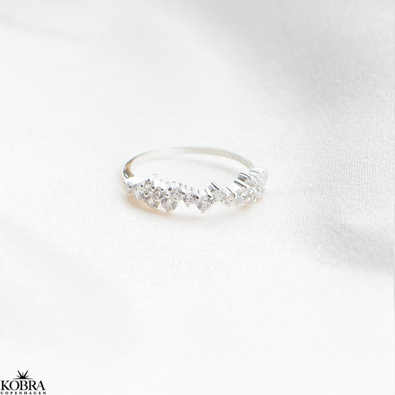 "Mikami" slv ring med hvide sten