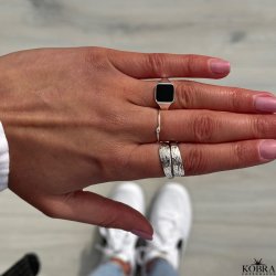 "Midnight" signet ring med sort onyx i sterling slv