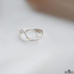 "Zoe" wavy slv ring
