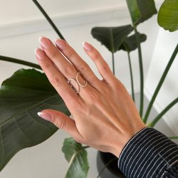 "Ivalo" V-Ring  slv ring med slvkugler og hvide zirkonia