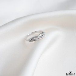 "Romina" Slv ring spkket med hvide sten
