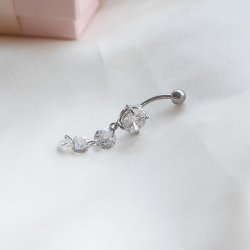 "Samantha" Navelpiercing