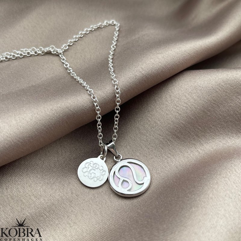 "Stargate" silverhalsband med ditt stjrntecken och liten ID-mrkning inklusive personlig gravyr