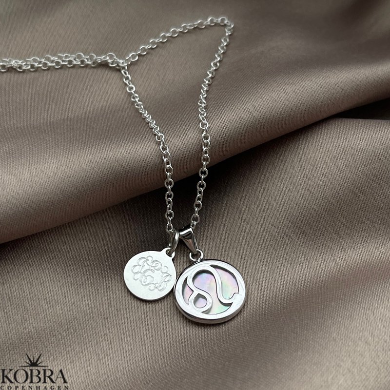 "Stargate" slv halskde med dit stjernetegn / zodiac og lille ID tag inklusiv personlig gravering