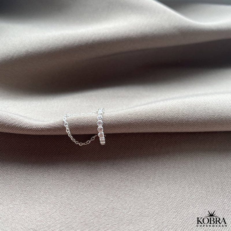 "Colleen" silver earcuff with chain