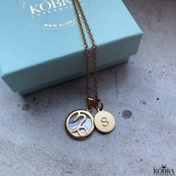 "Stargate" guld halskde med dit stjernetegn og lille ID tag inklusiv gravering