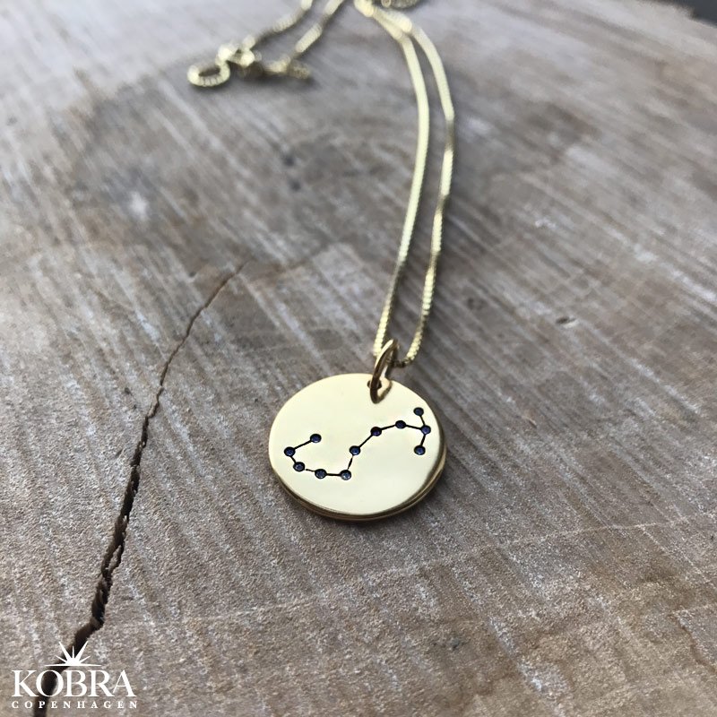 "Zodiac" stjernetegnshalskde med sten i 18 karat forgyldt