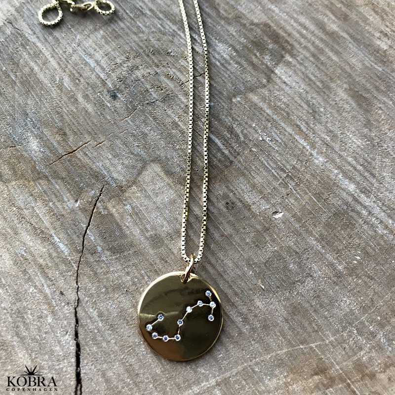 "Zodiac" stjernetegnshalskde med sten i 18 karat forgyldt