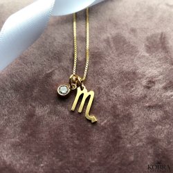 "Hoshi" 18 karat forgyldt Zodiac halskde med lille hvid sten