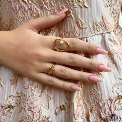 "Selma" large gold ring with freshwater pearl