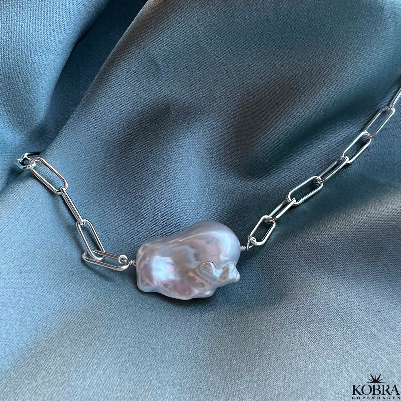 "Sarasota" slv halskde med stor ferskvandsperle