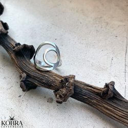 "Rio" unique circle silver ring