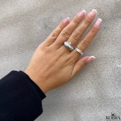 "Becca" simpel slv ring med lille hvid sten