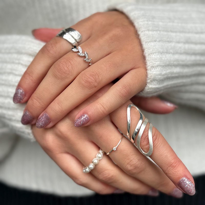 "Stroke" stor sølv ring i smukt design