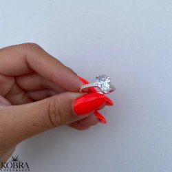 "Evelyn" silver ring with large teardrop-shaped stone
