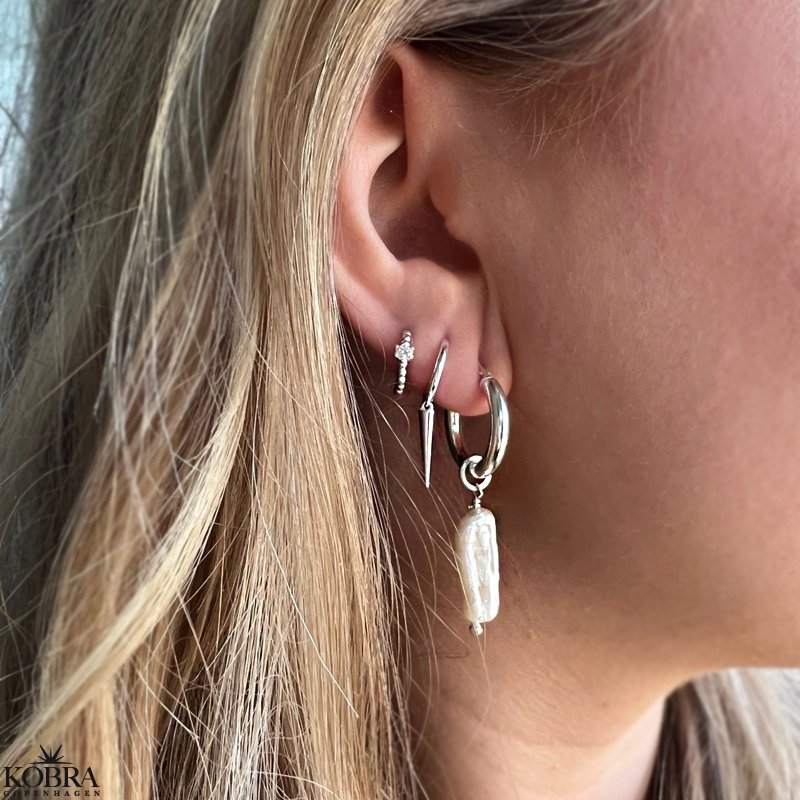 "Tuesday" sm slv reringe / hoops med sten