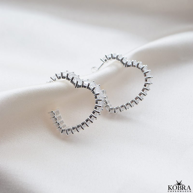 "Krystal" store eksklusive hjerte reringe i slv med "krystaller"