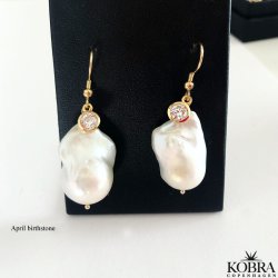 "Maggie" store ferskvandsperler øreringe med birthstone 18 karat forgyldte