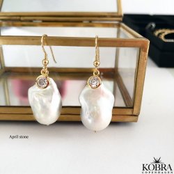 "Maggie" store ferskvandsperler øreringe med birthstone 18 karat forgyldte